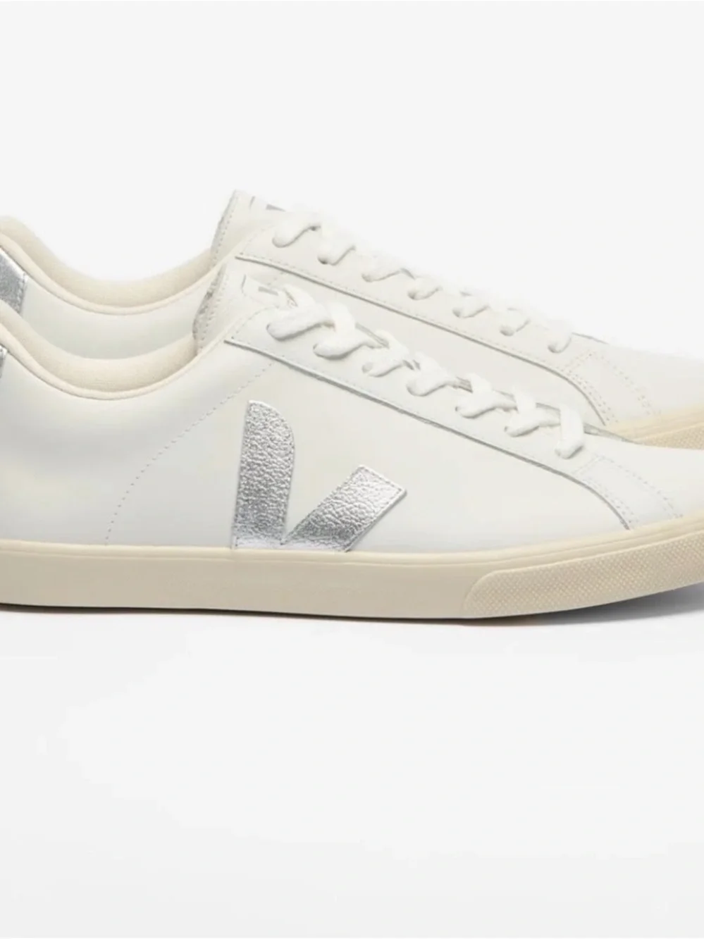Veja URCA CWL Womens WHITE SILVER  Size 38